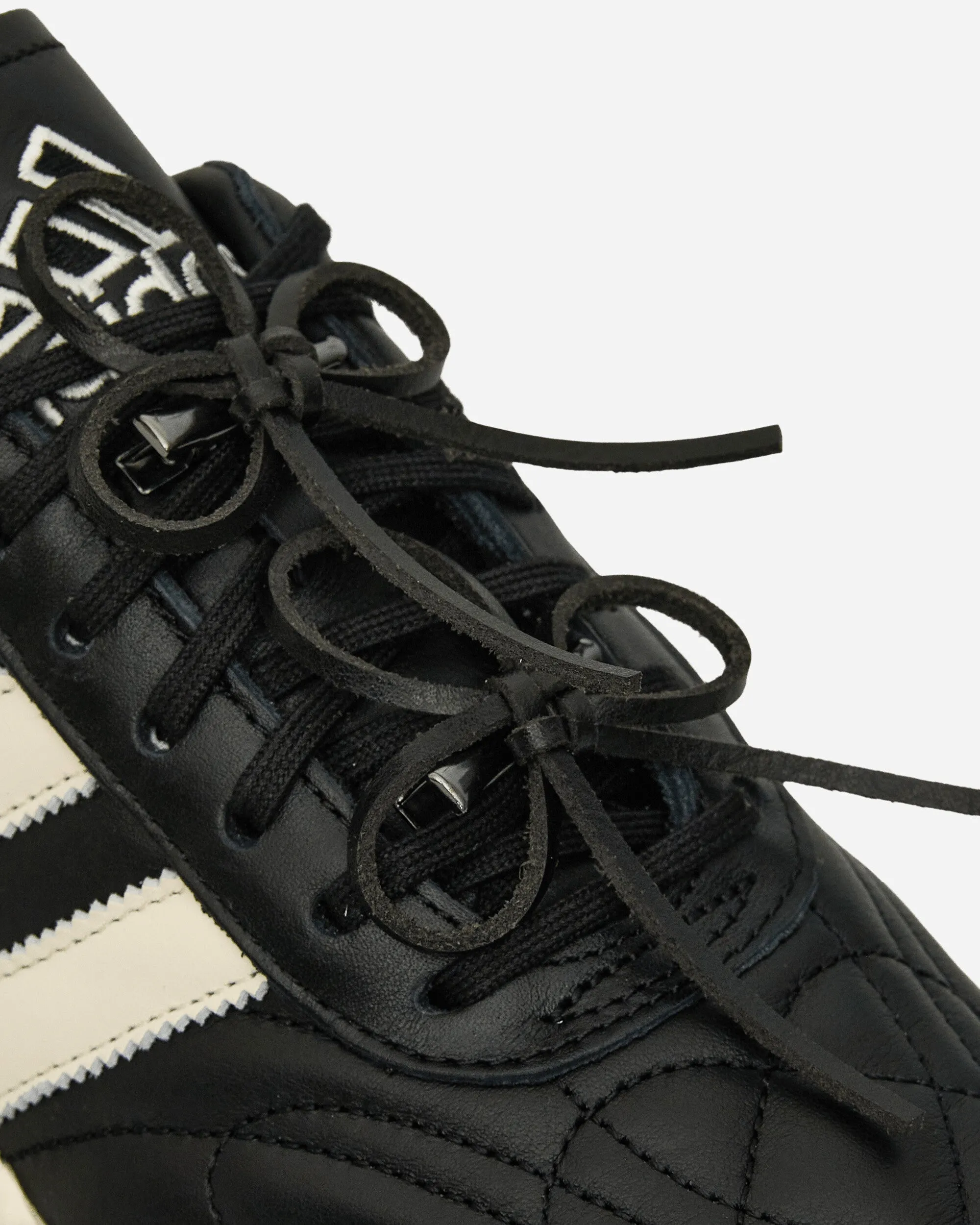 Naked Copenhagen x Maha Samba Sneakers Noir de Base / Blanc Cassé