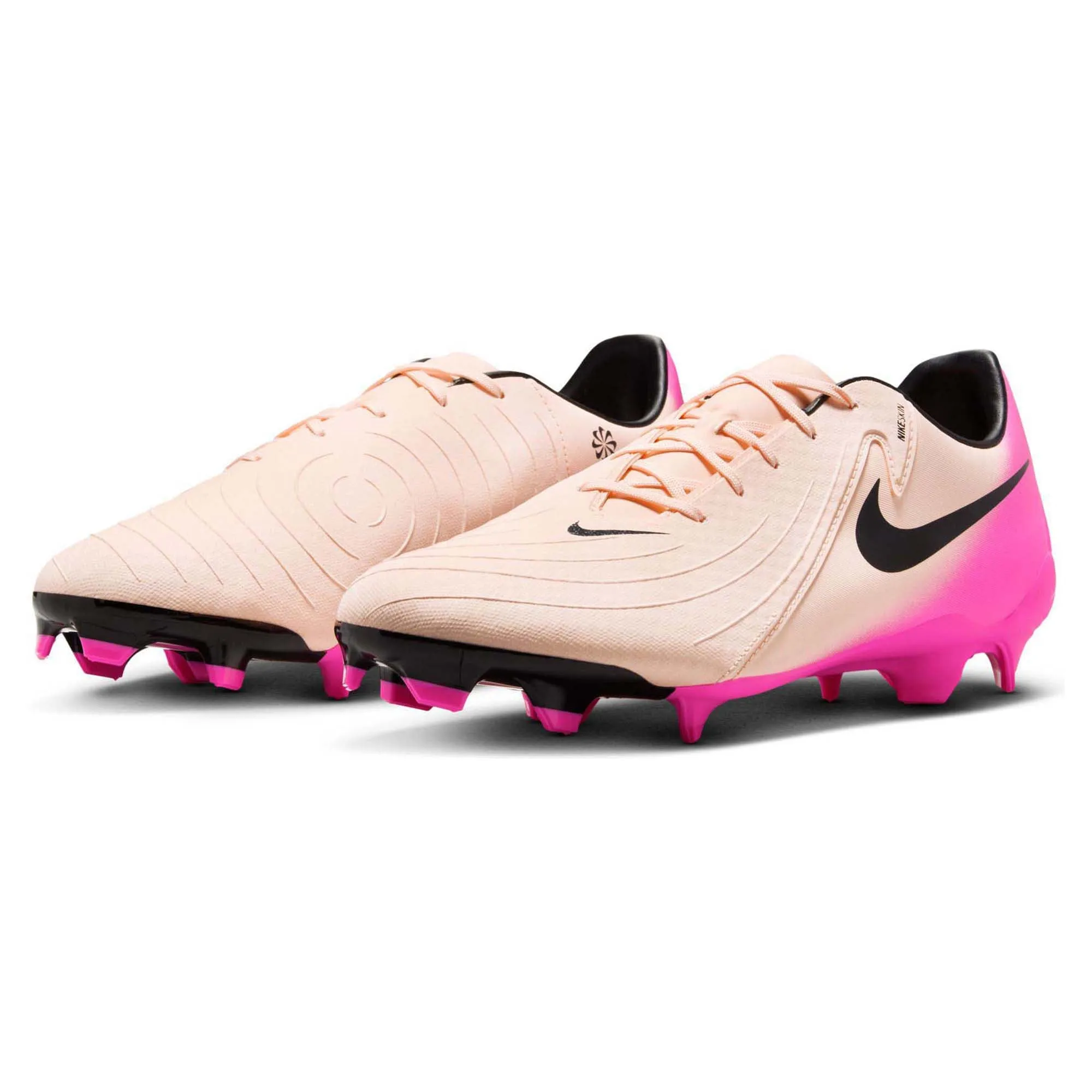 Chaussures de football Phantom GX 2 Academy Multi Ground à tige basse pour hommes