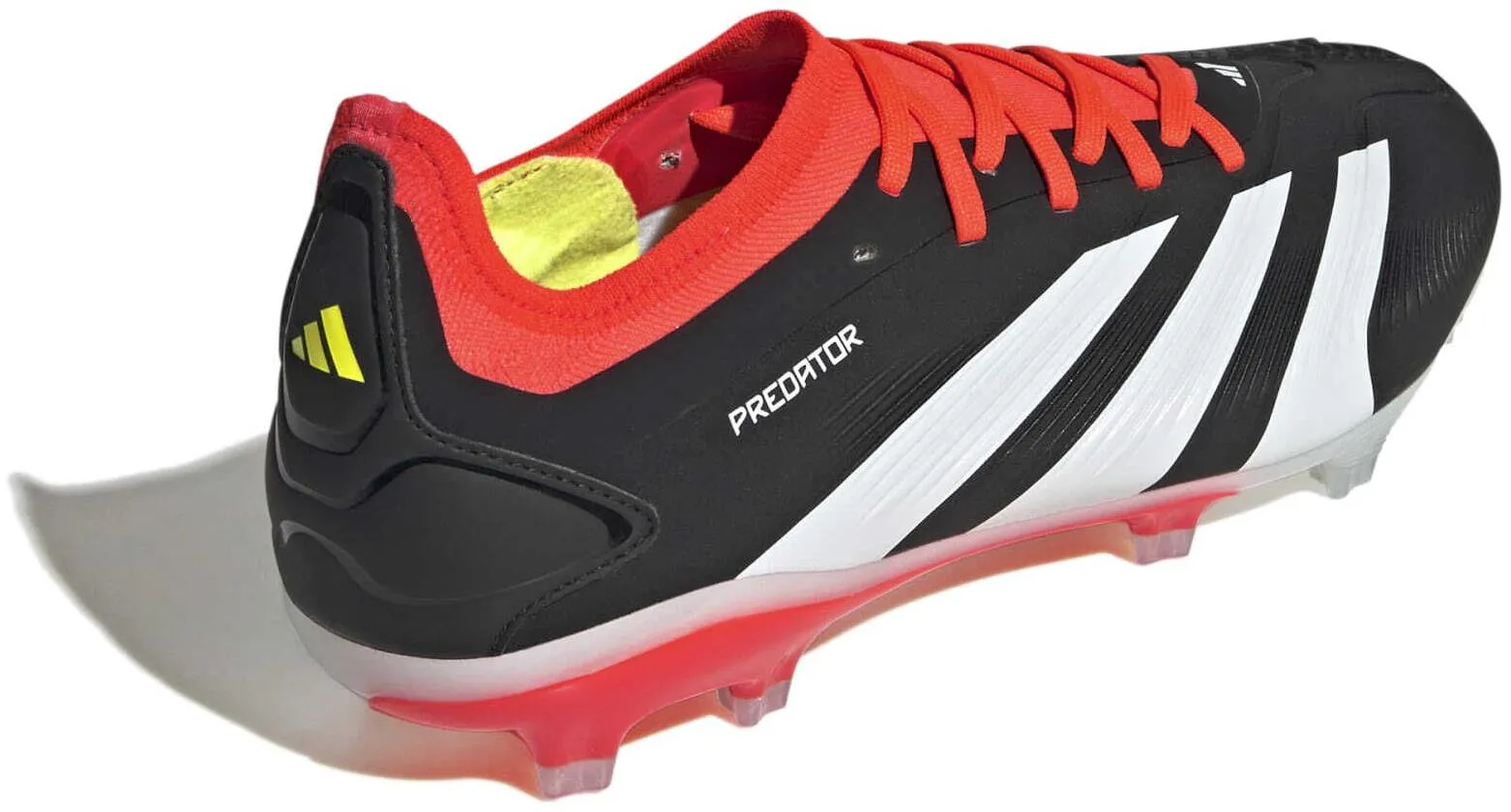 Chaussures de football Predator 30 Pro pour homme à semelle adaptée aux terrains secs