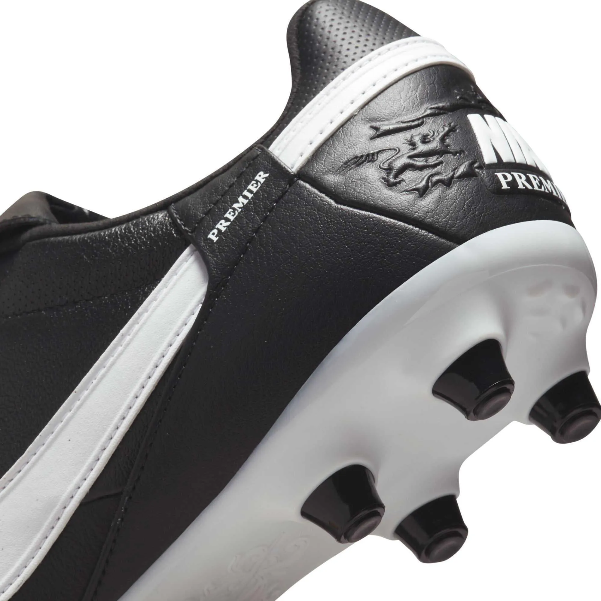 Chaussures de football Premier 3 pour terrain ferme