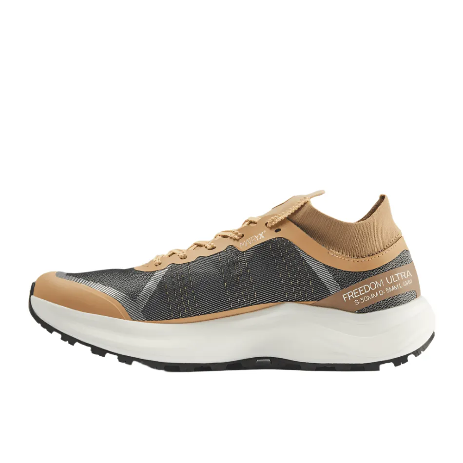 Chaussures de trail ultra légères Ronhill Women's Freedom en sable SS25