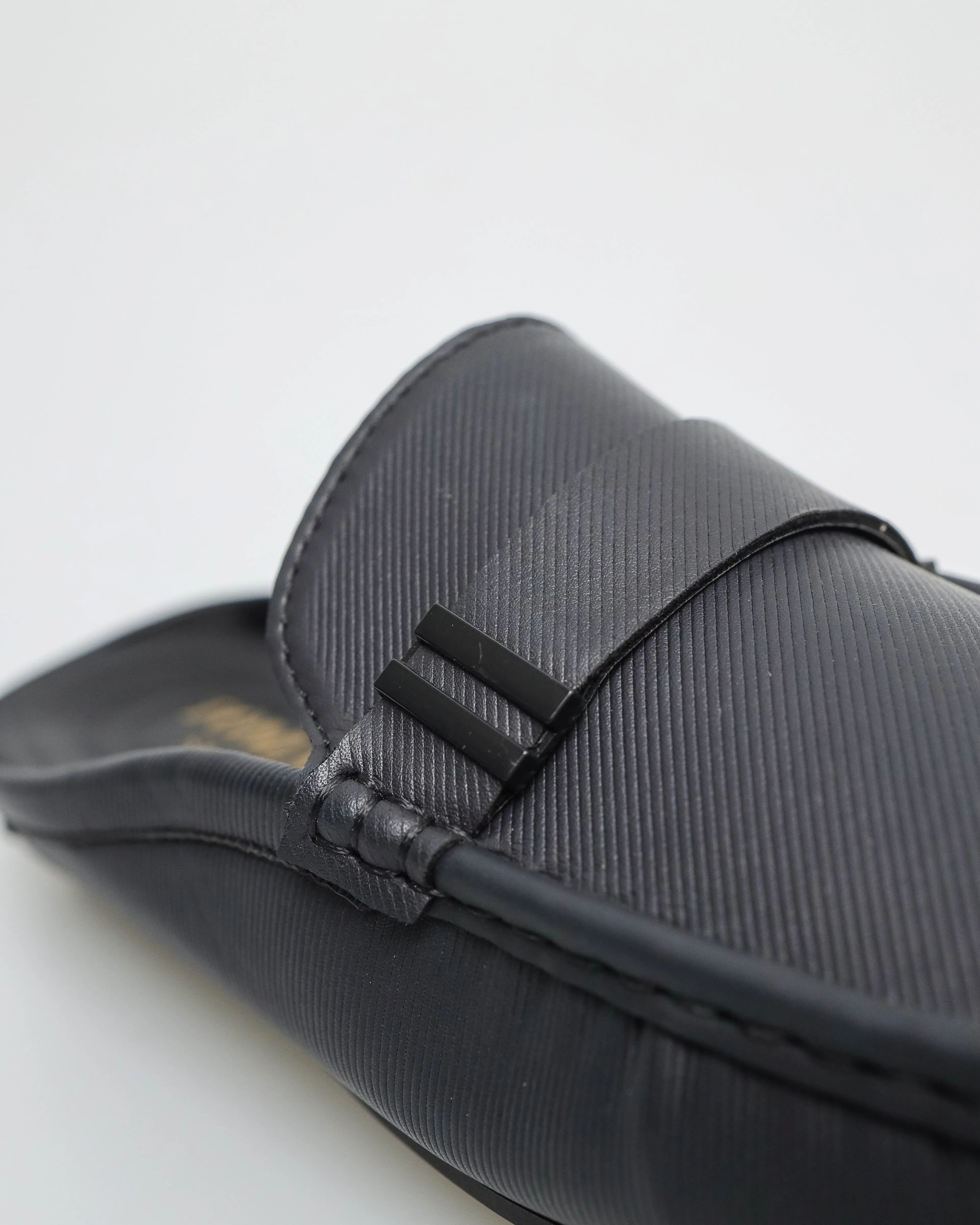 Mules à enfiler pour hommes Tomaz C571