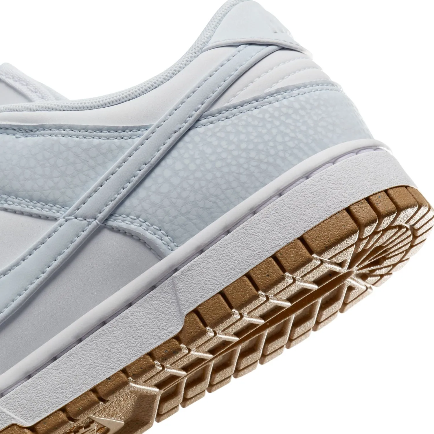 Wmns Dunk Low Premium Next Nature 'Gris Football'